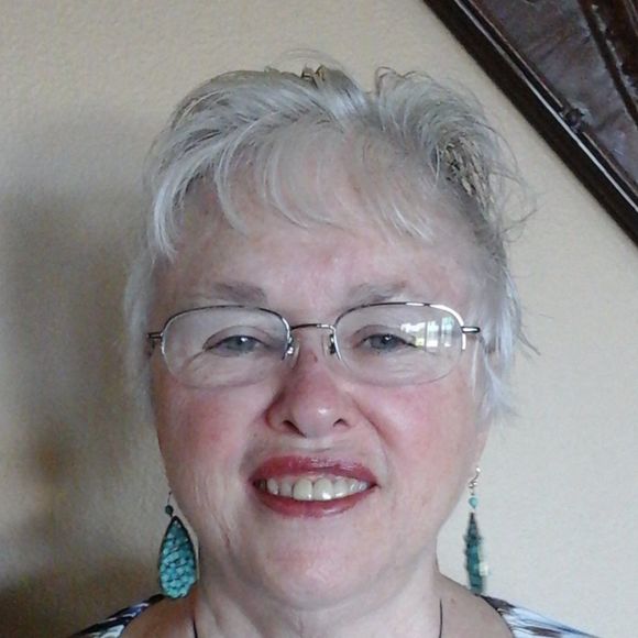 Meet your Posher, Eva
