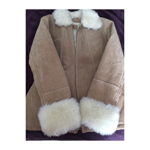 MAKE ME ANY OFFER! 🎉Wilson's Leather suede coat