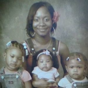 Meet your Posher, Monique