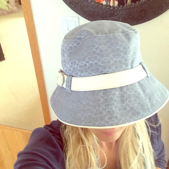 Coach Other - Coach hat. Light blue. Size P/S.