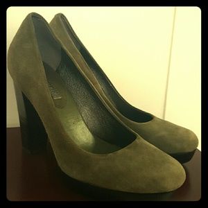 Banana Republic Green pumps