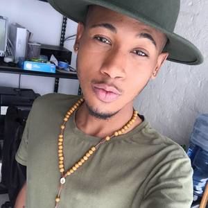 Meet your Posher, Kyle