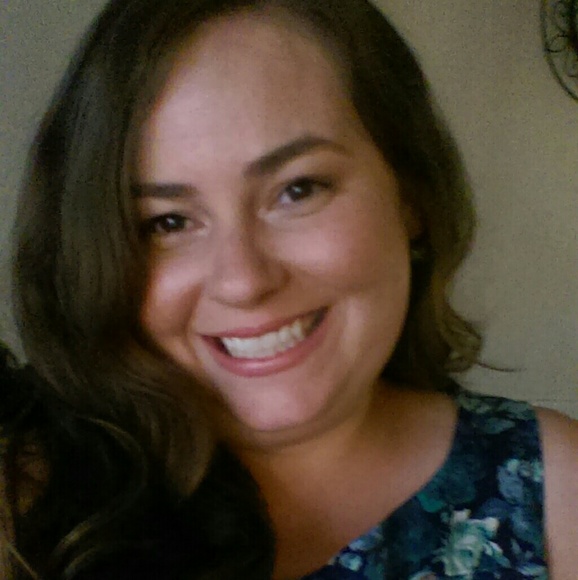 Meet your Posher, Rebecca - Picture 2 of 2