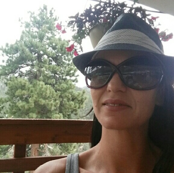 Meet your Posher, Jodi - Picture 1 of 1