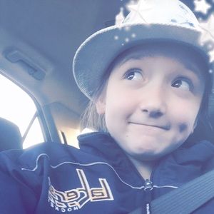 Meet your Posher, Halle