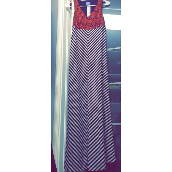 Beautiful never worn maxi dress!