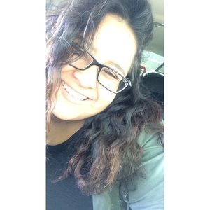 Meet your Posher, Celina