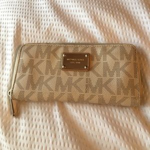 Michael Kors wallet