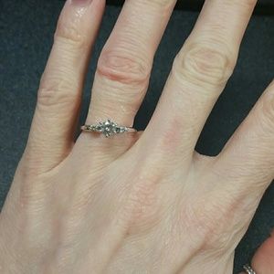 14k white gold .29ct Diamond Ring