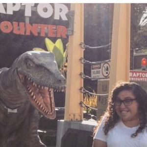 Meet your Posher, Raquel