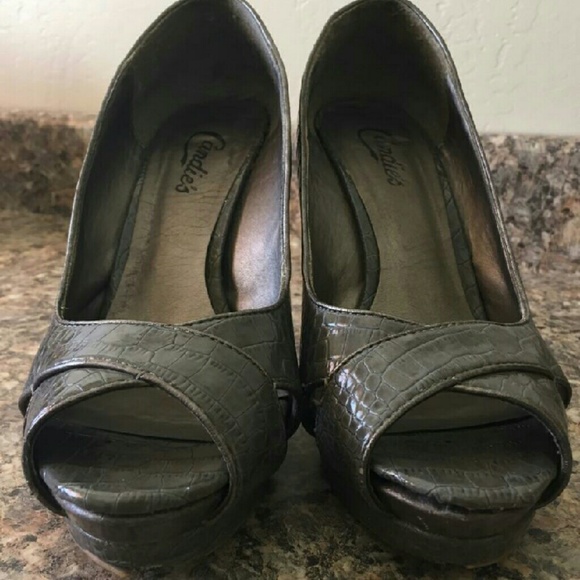 Candie's Grey Patent Heels