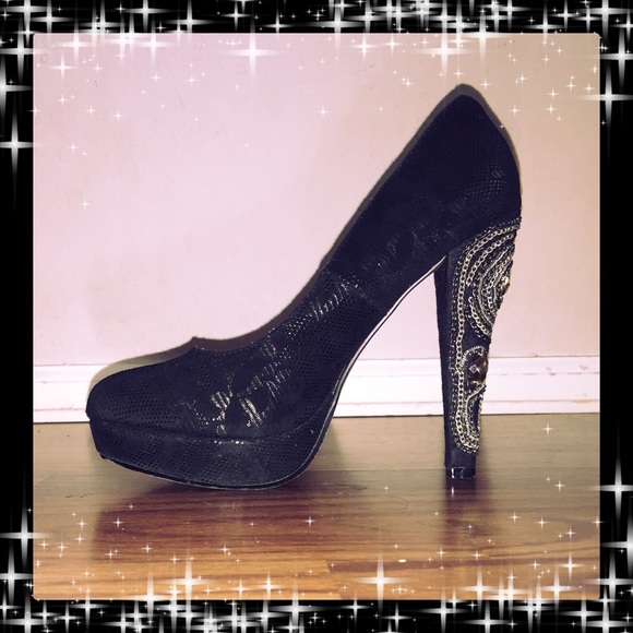 🎉Naughty Money rhinestone heels🎉