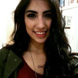 Meet your Posher, Yesenia