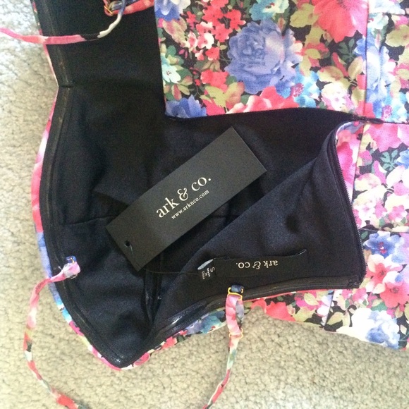 Floral padded bra top beautiful dress! - Picture 3 of 4