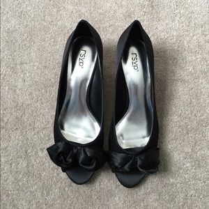 Elegant black peep toe heels, size 7.5M