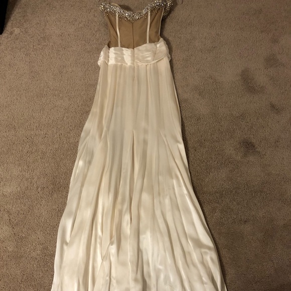 Size 2 pageant/formal gown-Prom - Picture 3 of 8