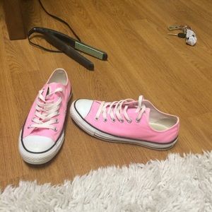 bright pink converse