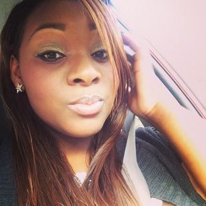 Meet your Posher, Myra