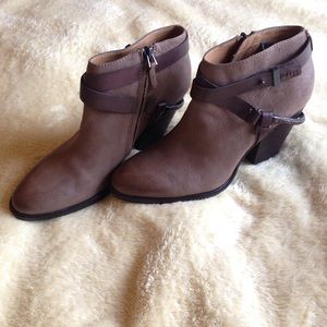 Dolce Vita Harlene Ankle Boots
