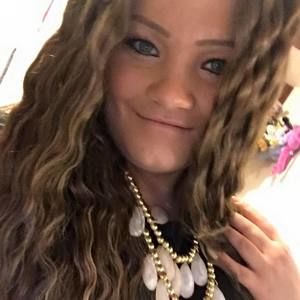 Meet your Posher, Danae