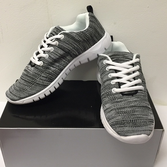 💗Last pair! 💗 Black Fabric Fashion Sneaker - Picture 3 of 4