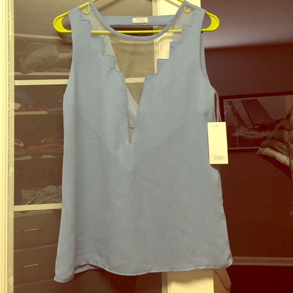 Tobi top with thunder neckline