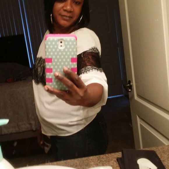 Meet your Posher, Nadege - Picture 1 of 1