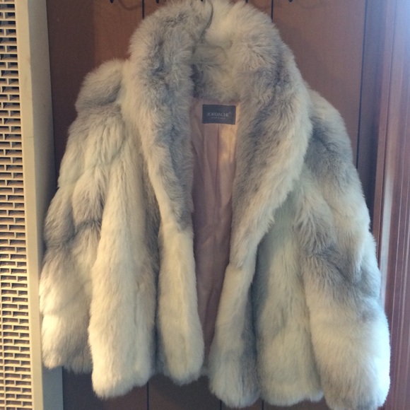 Reposh: Faux fur jacket