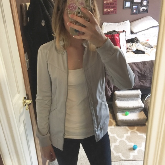 💢Donated💢 Oakley jacket - Picture 2 of 4