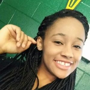 Meet your Posher, Alexus