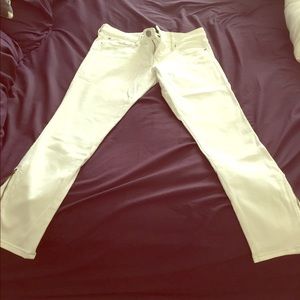Worn ONCE white express jeans size 8 😍
