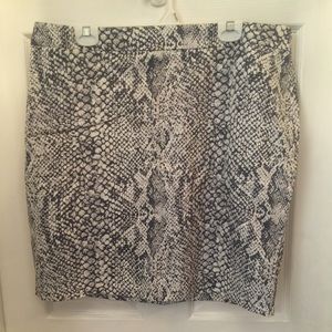 Ny and company snake print skirt