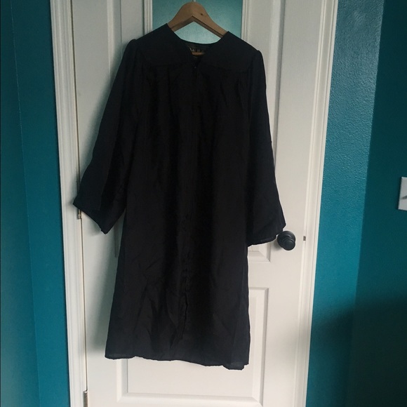 Black cap and gown