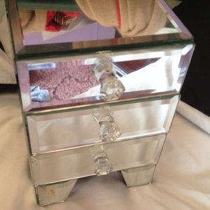 Glass jewelry box
