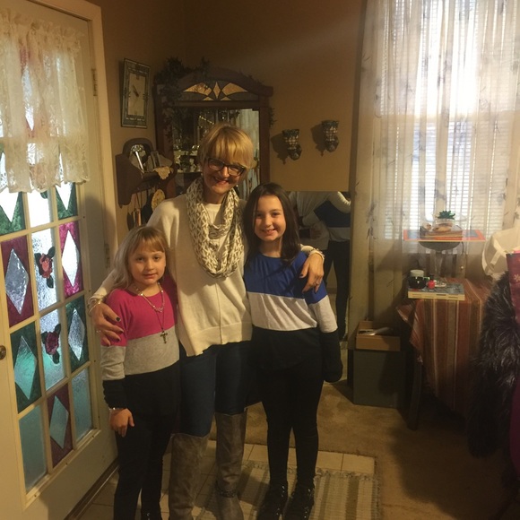 Meet your Posher, Kimberly - Picture 3 of 4