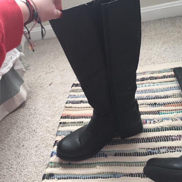 Boots - Picture 2 of 3