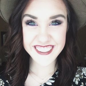 Meet your Posher, Whitney