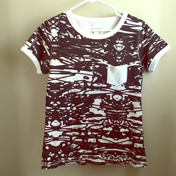 Black and white sweater tshirt