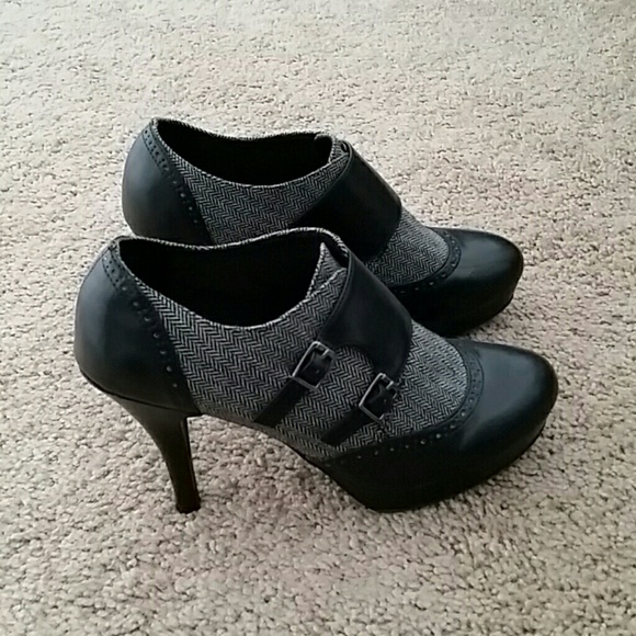 Black and Gray Pumps