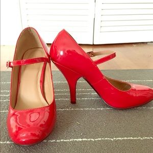 Red Pumps