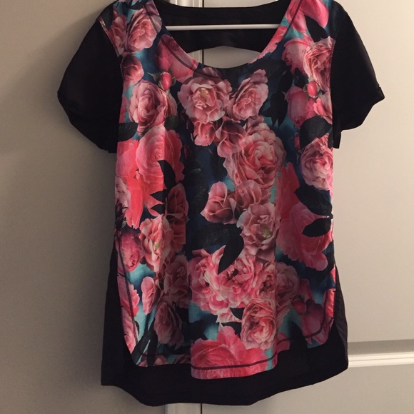 Lululemon athletic tshirt