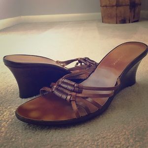 Banana republic wedge sandals