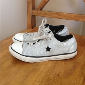 Converse light gray/silver