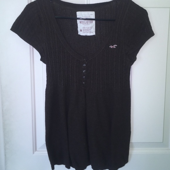Low cut cotton top