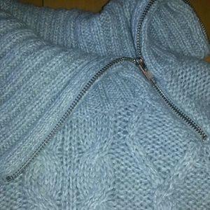 OldNavy xs zip neck cable sweater