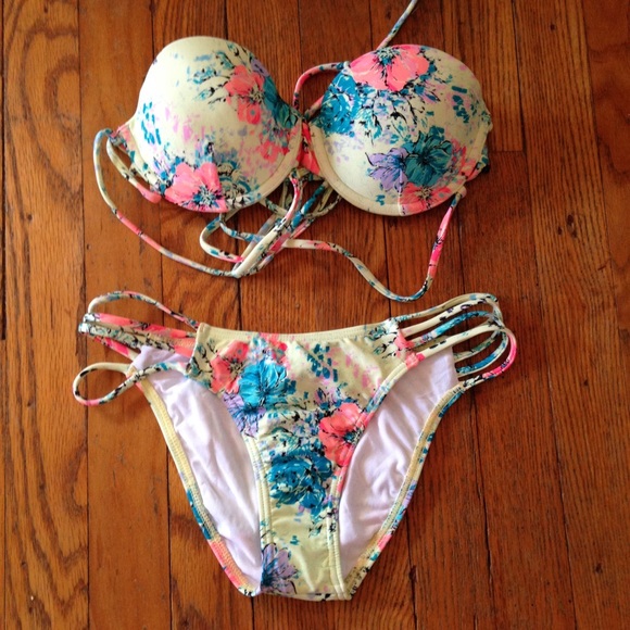 O'Neill Other - Peach + Mint Bikini Set by O'Neill