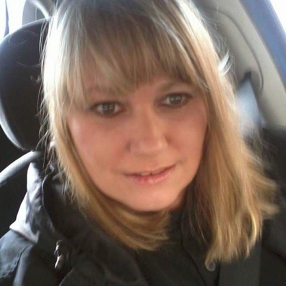 Meet your Posher, Rhae Jones - Picture 2 of 3