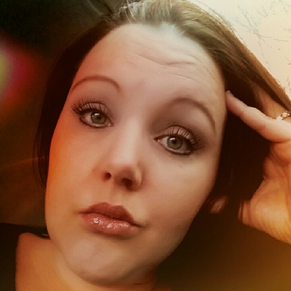 Meet your Posher, Jennifer - Picture 1 of 1