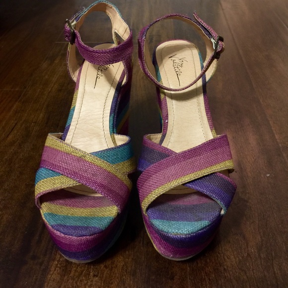 Very Volatila Wedges