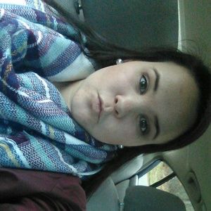 Meet your Posher, Marisa